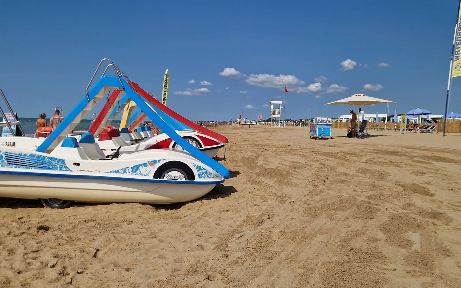 Pattini e giochi sulla spiaggia di Bibione — Casa Vacanze Monachy Beach, Bibione